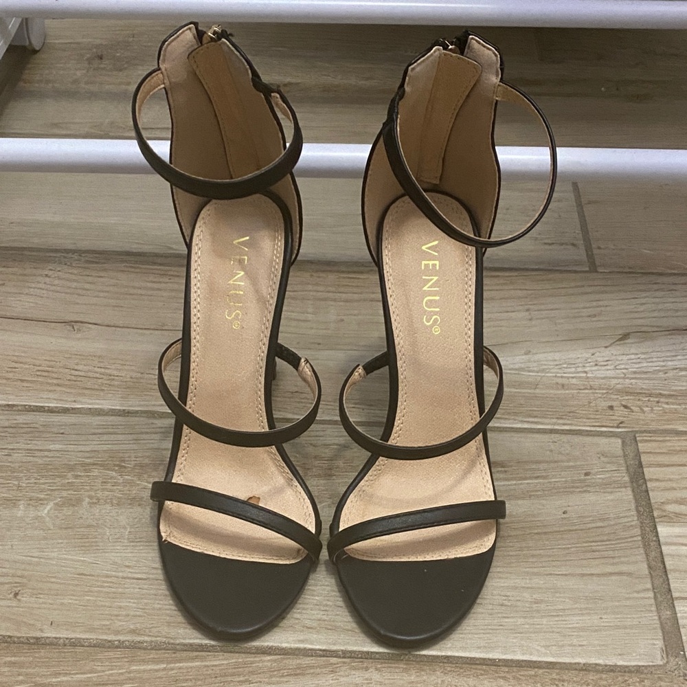 VENUS Women's Elegant Black Strappy Heels